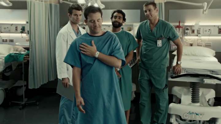 VampireDiariesWorld-dot-org_SavingHope2x17-2029.jpg