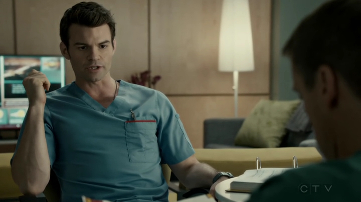 VampireDiariesWorld-dot-org_SavingHope2x17-2452.jpg VampireDiariesWorld-dot-org_SavingHope2x17-2452.jpg