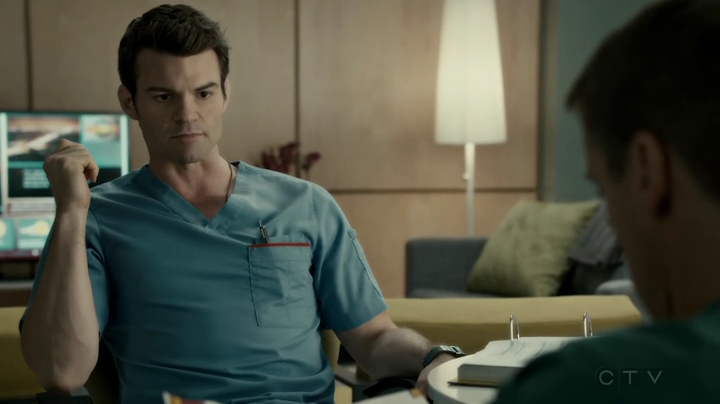 VampireDiariesWorld-dot-org_SavingHope2x17-2453.jpg VampireDiariesWorld-dot-org_SavingHope2x17-2453.jpg