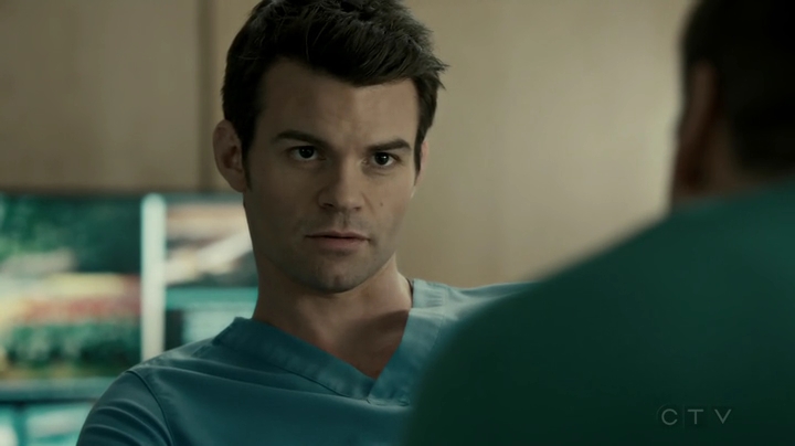 VampireDiariesWorld-dot-org_SavingHope2x17-2467.jpg VampireDiariesWorld-dot-org_SavingHope2x17-2467.jpg