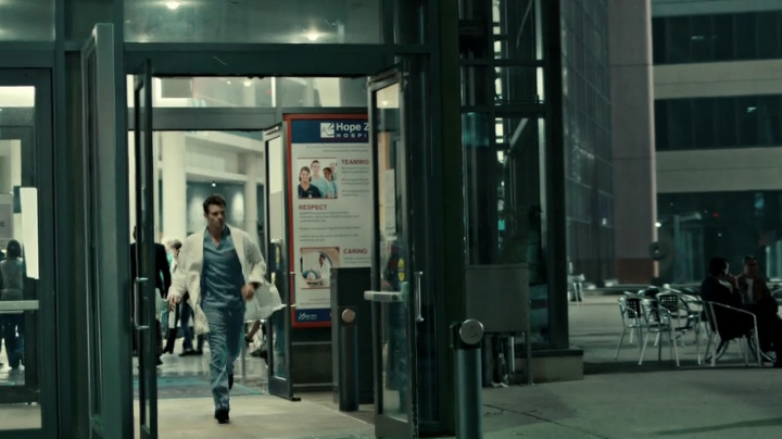 VampireDiariesWorld-dot-org_SavingHope2x18-0000.jpg