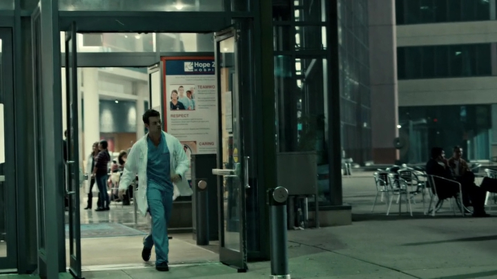 VampireDiariesWorld-dot-org_SavingHope2x18-0001.jpg