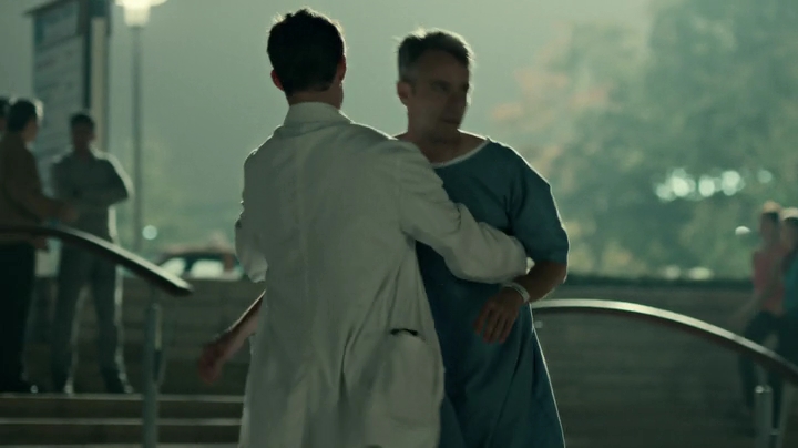 VampireDiariesWorld-dot-org_SavingHope2x18-0038.jpg