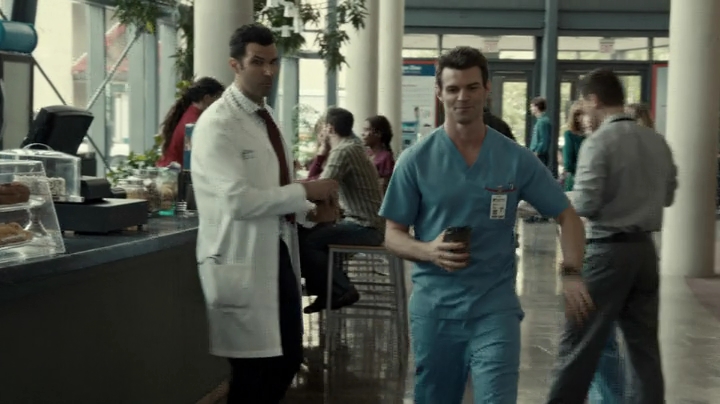 VampireDiariesWorld-dot-org_SavingHope2x18-0239.jpg