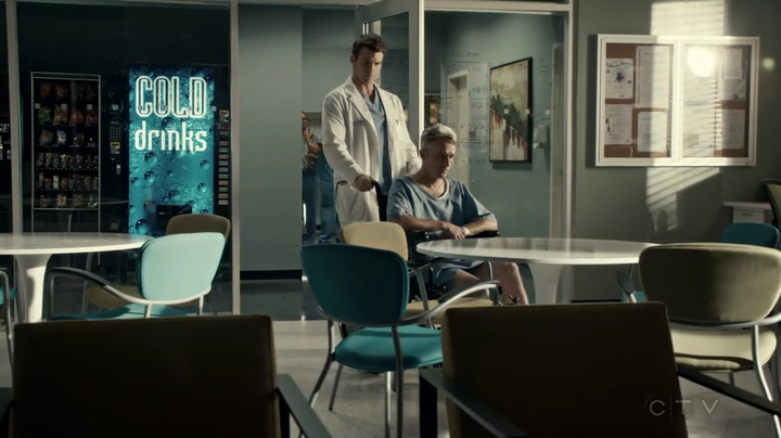 VampireDiariesWorld-dot-org_SavingHope2x18-1775.jpg