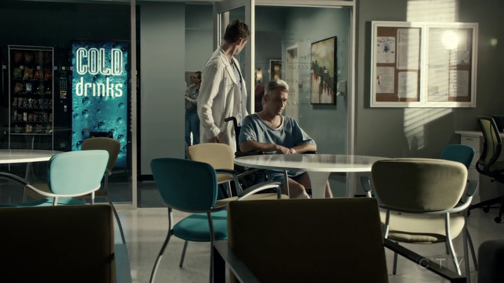 VampireDiariesWorld-dot-org_SavingHope2x18-1777.jpg