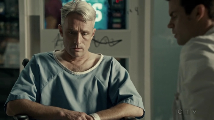 VampireDiariesWorld-dot-org_SavingHope2x18-1797.jpg