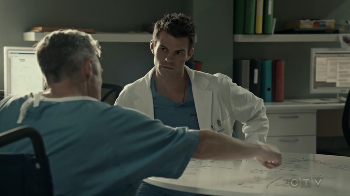 VampireDiariesWorld-dot-org_SavingHope2x18-1802.jpg