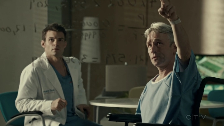 VampireDiariesWorld-dot-org_SavingHope2x18-1836.jpg