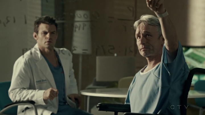 VampireDiariesWorld-dot-org_SavingHope2x18-1839.jpg
