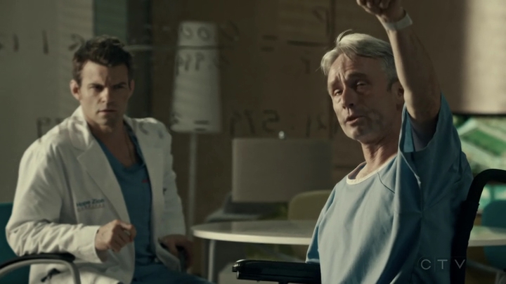VampireDiariesWorld-dot-org_SavingHope2x18-1841.jpg