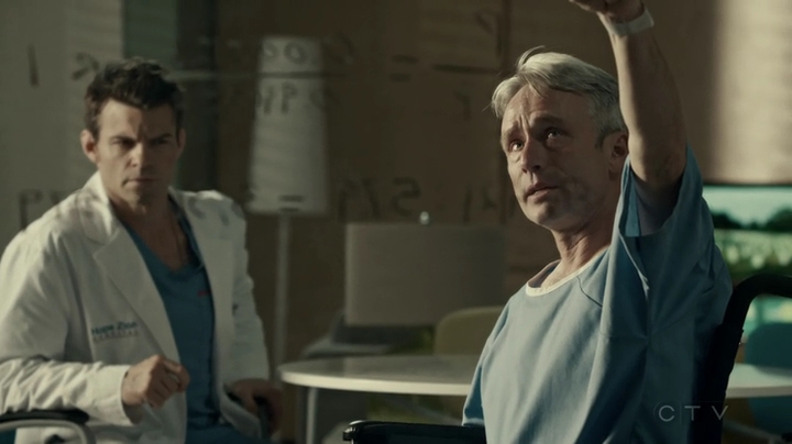 VampireDiariesWorld-dot-org_SavingHope2x18-1843.jpg
