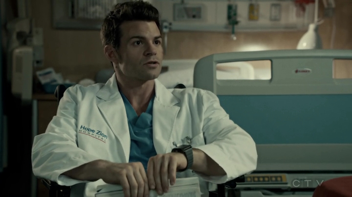 VampireDiariesWorld-dot-org_SavingHope2x18-2017.jpg