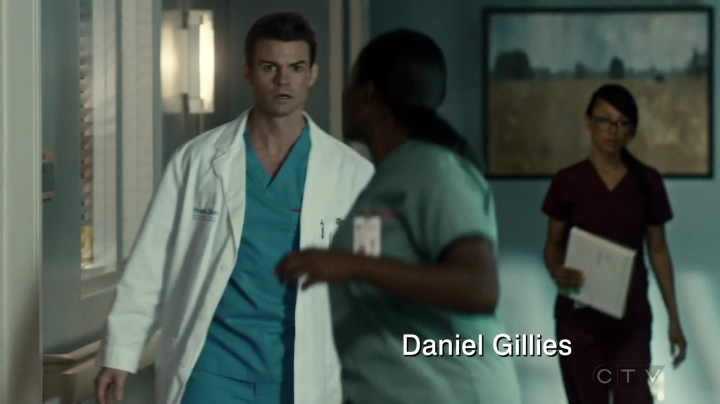 VampireDiariesWorld-dot-org_SavingHope3x01-0096.jpg