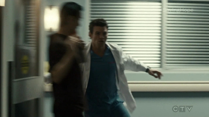 VampireDiariesWorld-dot-org_SavingHope3x01-0205.jpg