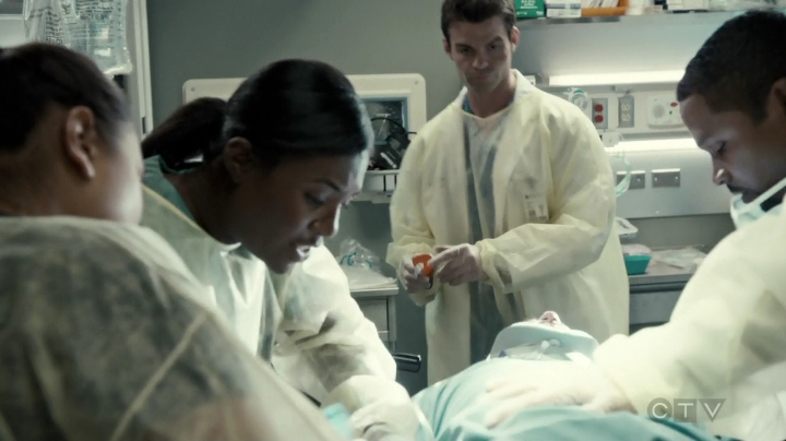 VampireDiariesWorld-dot-org_SavingHope3x01-0510.jpg