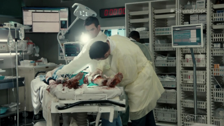 VampireDiariesWorld-dot-org_SavingHope3x01-0749.jpg