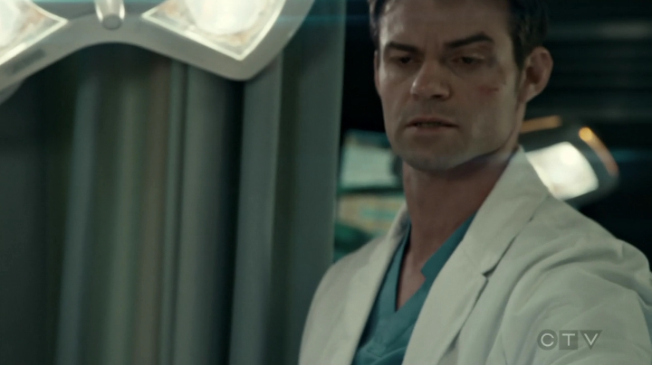 VampireDiariesWorld-dot-org_SavingHope3x01-1202.jpg