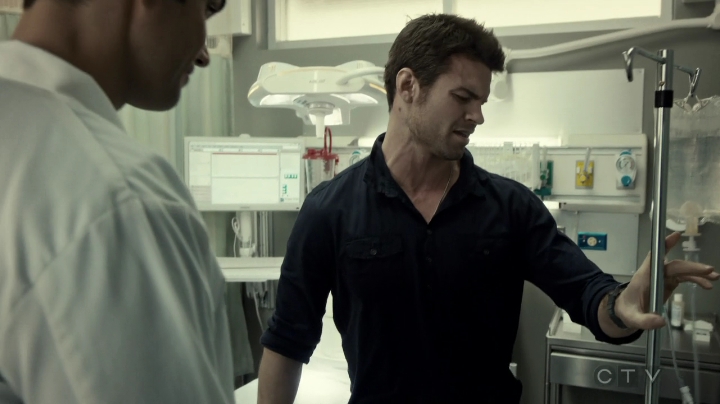 VampireDiariesWorld-dot-org_SavingHope3x02-0192.jpg