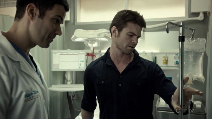 VampireDiariesWorld-dot-org_SavingHope3x02-0193.jpg