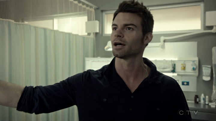 VampireDiariesWorld-dot-org_SavingHope3x02-0197.jpg