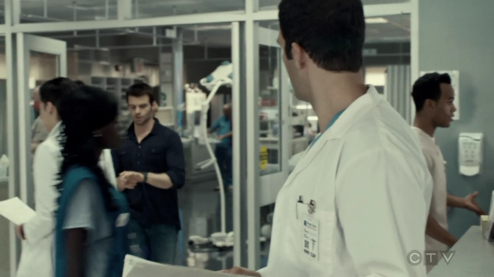 VampireDiariesWorld-dot-org_SavingHope3x02-0298.jpg