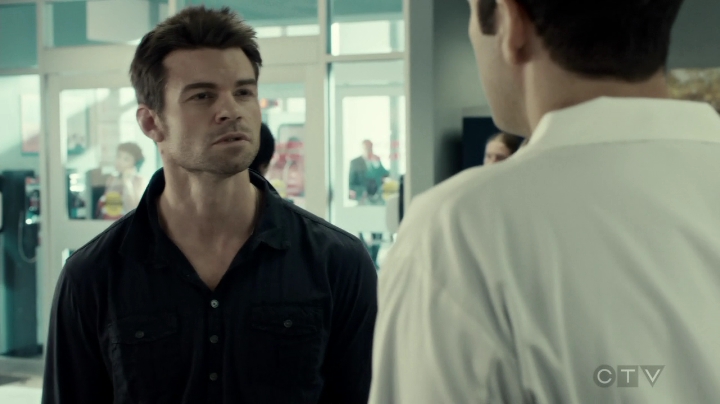 VampireDiariesWorld-dot-org_SavingHope3x02-0303.jpg