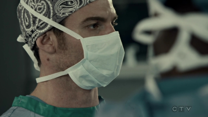 VampireDiariesWorld-dot-org_SavingHope3x02-0717.jpg