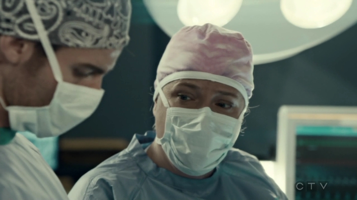 VampireDiariesWorld-dot-org_SavingHope3x02-0723.jpg