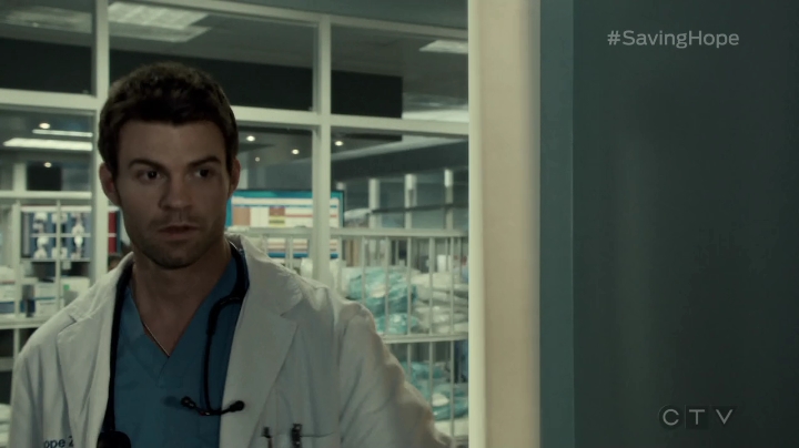 VampireDiariesWorld-dot-org_SavingHope3x02-0893.jpg