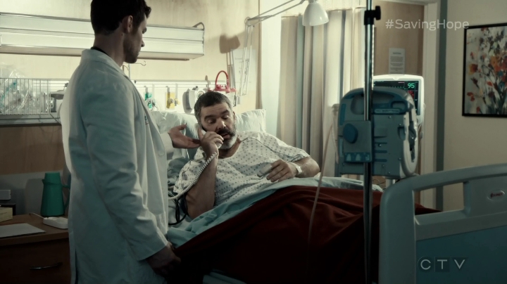 VampireDiariesWorld-dot-org_SavingHope3x02-0904.jpg