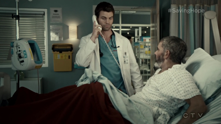 VampireDiariesWorld-dot-org_SavingHope3x02-0906.jpg