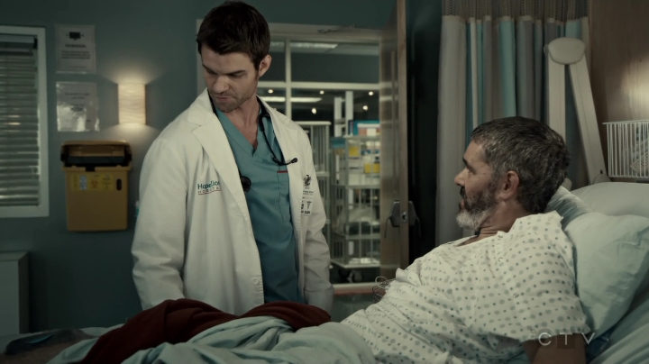VampireDiariesWorld-dot-org_SavingHope3x02-0944.jpg