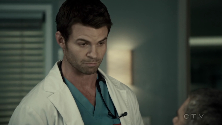 VampireDiariesWorld-dot-org_SavingHope3x02-0956.jpg