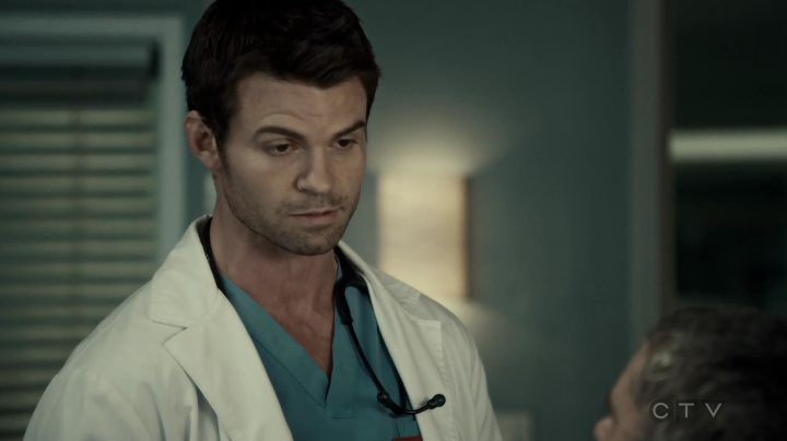 VampireDiariesWorld-dot-org_SavingHope3x02-0957.jpg