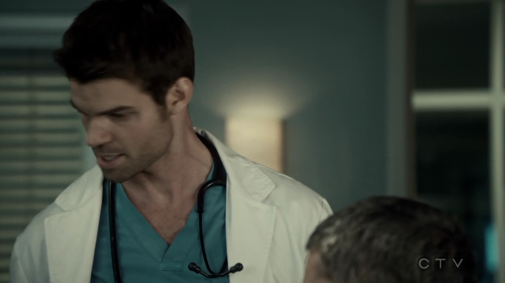 VampireDiariesWorld-dot-org_SavingHope3x02-0979.jpg