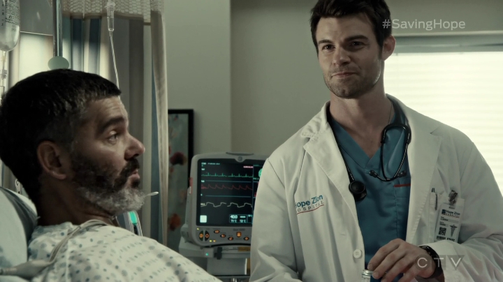 VampireDiariesWorld-dot-org_SavingHope3x02-1406.jpg