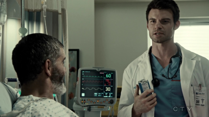 VampireDiariesWorld-dot-org_SavingHope3x02-1416.jpg