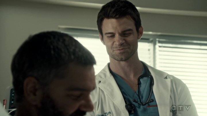 VampireDiariesWorld-dot-org_SavingHope3x02-1440.jpg