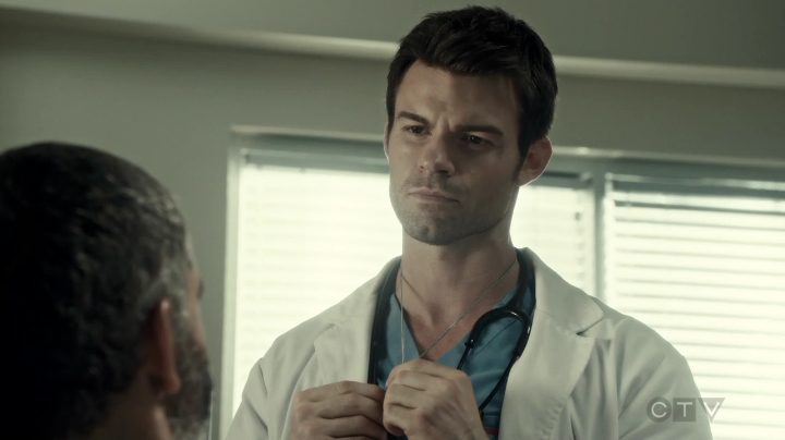 VampireDiariesWorld-dot-org_SavingHope3x02-1461.jpg