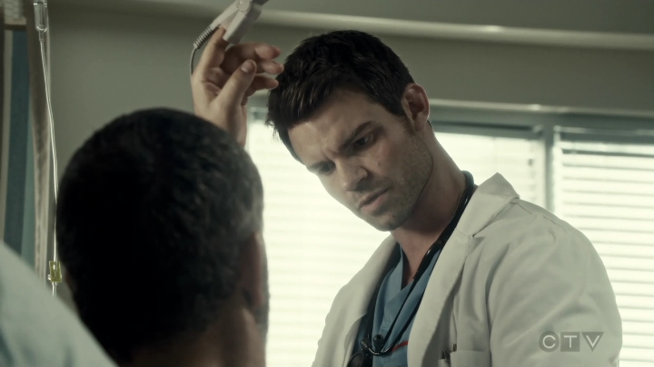 VampireDiariesWorld-dot-org_SavingHope3x02-1491.jpg