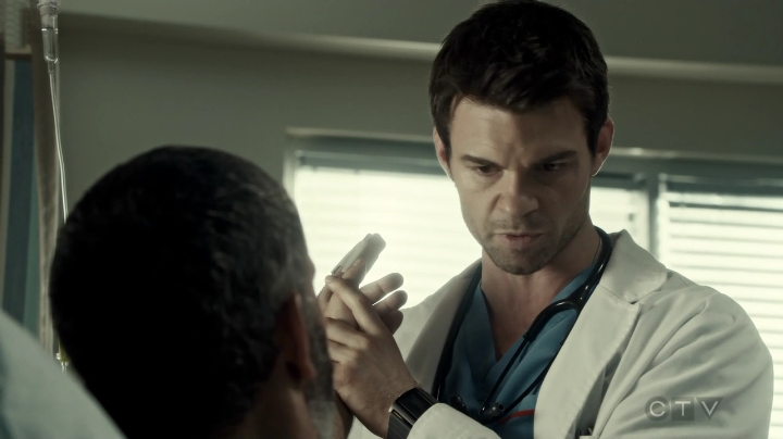 VampireDiariesWorld-dot-org_SavingHope3x02-1495.jpg