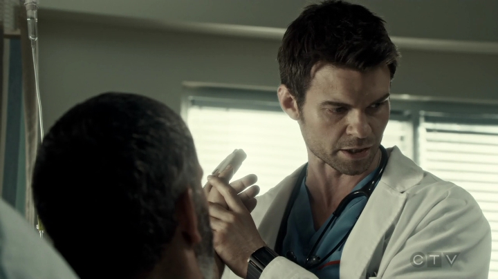 VampireDiariesWorld-dot-org_SavingHope3x02-1496.jpg