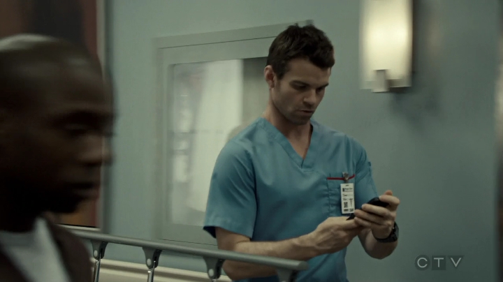 VampireDiariesWorld-dot-org_SavingHope3x02-1901.jpg