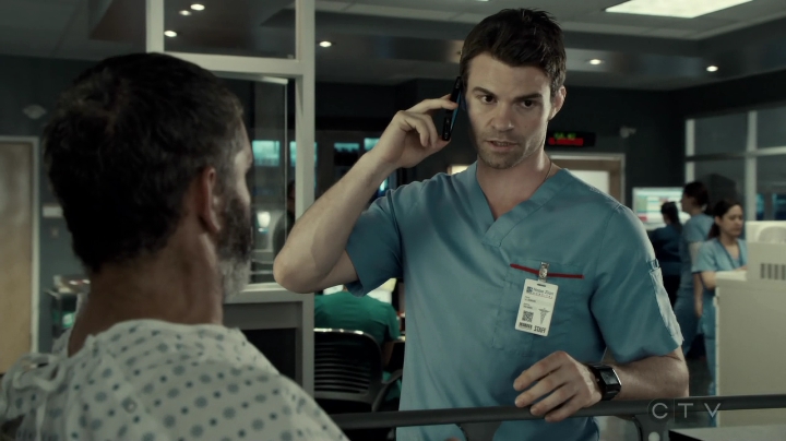 VampireDiariesWorld-dot-org_SavingHope3x02-1927.jpg