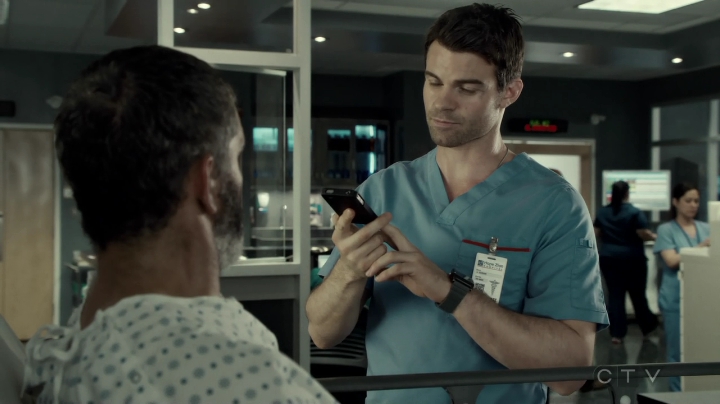 VampireDiariesWorld-dot-org_SavingHope3x02-1945.jpg