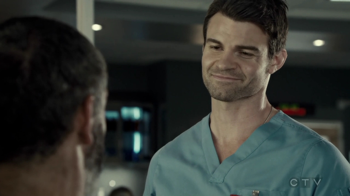 VampireDiariesWorld-dot-org_SavingHope3x02-1999.jpg