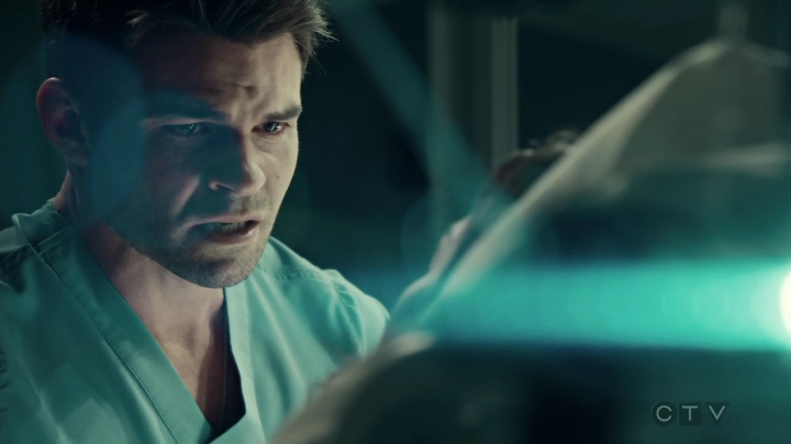 VampireDiariesWorld-dot-org_SavingHope3x02-2446.jpg