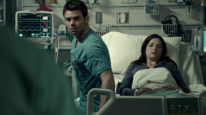 VampireDiariesWorld-dot-org_SavingHope3x02-2499.jpg