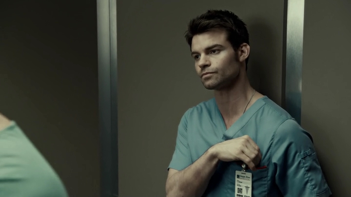 VampireDiariesWorld-dot-org_SavingHope3x03-0262.jpg